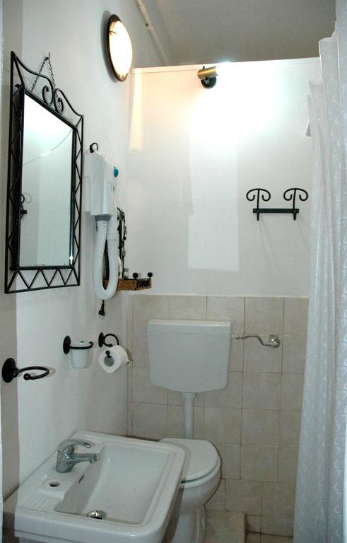 Central Station Low Cost Rome Room photo